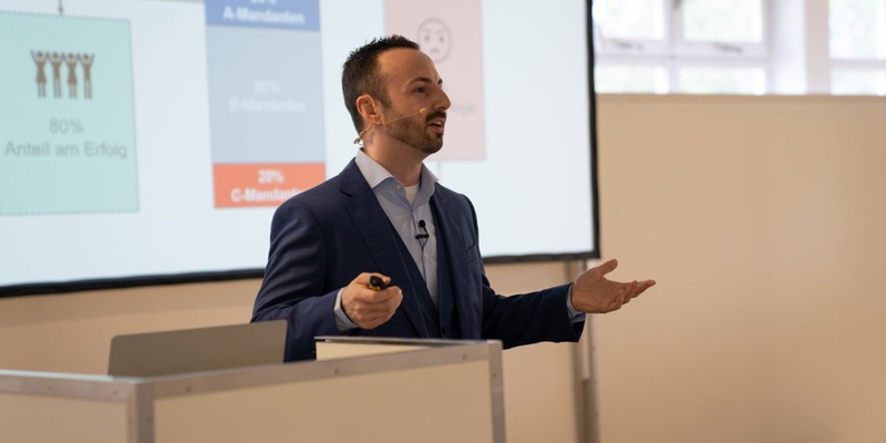 Honorarerhöhungen bei schwierigen Mandanten? Kanzleiberater klärt auf, ob das wirklich der richtige Weg ist - Foto: presseportal.de