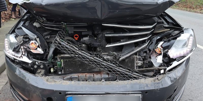 POL-HF: Verkehrsunfall mit mehreren Fahrzeugen- Verkehrskommissariat sucht Beteiligte - Foto: presseportal.de