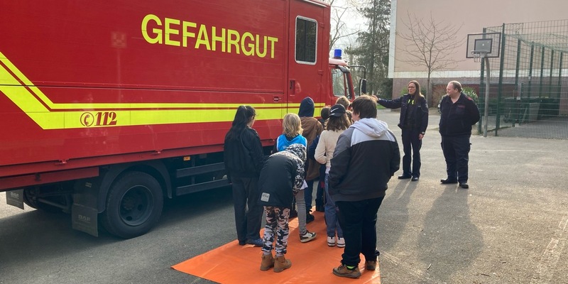 POL-EN: Ennepe-Ruhr-Kreis/Wetter: Verkehrsunfallprävention-Tote Winkel Beschulung - Foto: presseportal.de