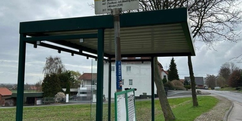 POL-MI: Scheiben an drei Buswartehäuschen in Oberlübbe eingeschlagen - Foto: presseportal.de