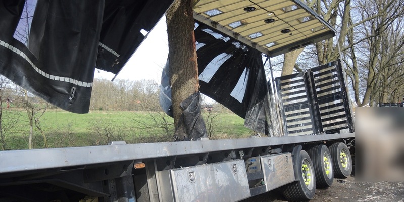 POL-ROW: ++ Nachtrag zum verunfallten Tiertransporter ++ Fotos in der digitalen Pressemappe ++ - Foto: presseportal.de
