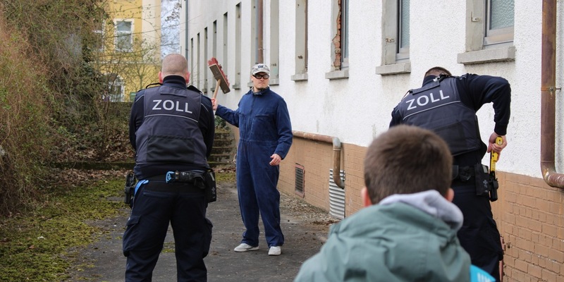 HZA-GI: Was macht eigentlich der Zoll mitten in Hessen? Großes Interesse am Berufsinformationstag beim Hauptzollamt Gießen - Foto: presseportal.de