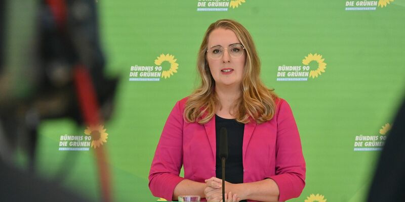 Katharina Dröge sagt, wichtige Rahmenbedingungen für den Wirtschaftsstandort Deutschland habe man über Jahrzehnte schleifen lassen. - Foto: Kilian Genius/dpa