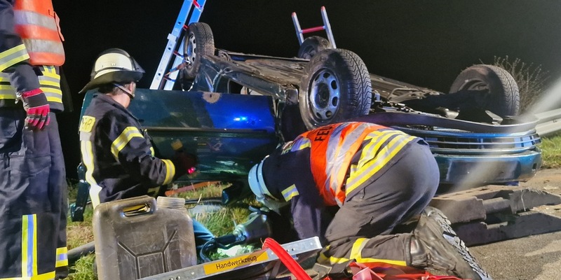 FW Heimbach: PKW kollidiert mit Regionalbahn - Alarmübung der Feuerwehren der Stadt Heimbach - Foto: presseportal.de