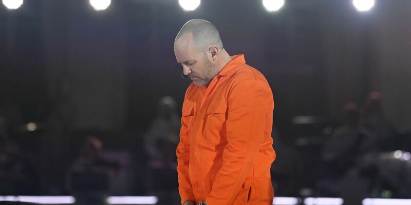 Den größten Redepart hatte Schauspieler Hannes Jaenicke, der als Erzähler durch den biblischen Stoff führte. - Foto: Swen Pförtner/dpa