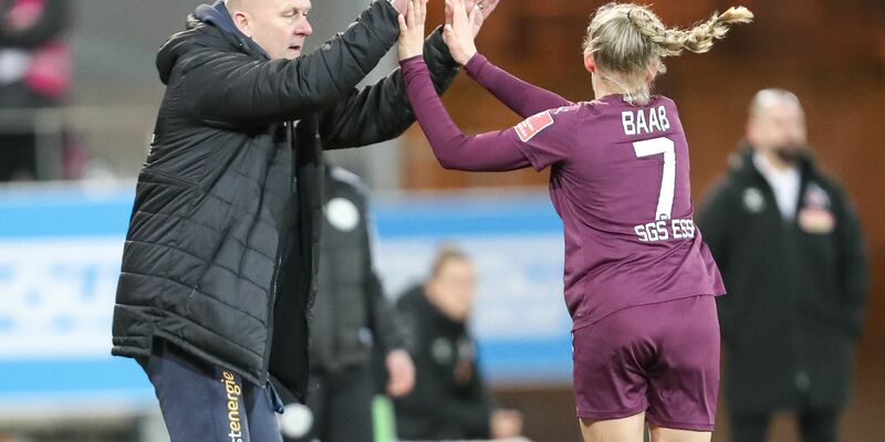 Seit die Männerproficlubs den Frauenfußball für sich entdeckt haben, darf sich die SGS Essen als Überbleibsel einer vergangenen Ära fühlen. - Foto: Oliver Kaelke/DeFodi Images/dpa