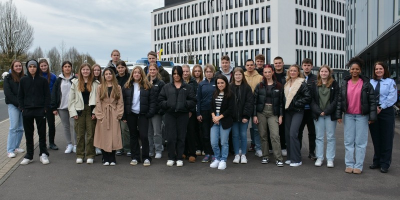 POL-ME: Jugendliche lernen die Kreispolizeibehörde beim Cop-Day kennen - Mettmann - 2403114 - Foto: presseportal.de