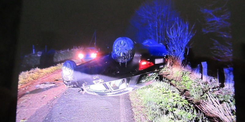 POL-COE: Rosendahl, Darfeld, K36/ Reh ausgewichen: Auto überschlägt sich - Foto: presseportal.de