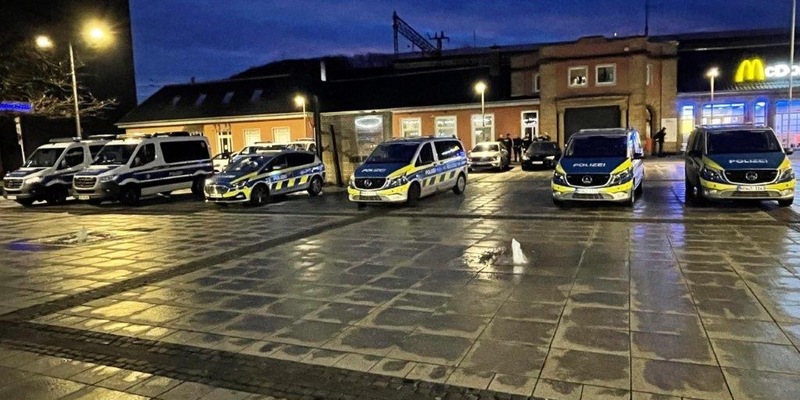 BPOL NRW: Gemeinsamer Schwerpunkteinsatz des Polizeipräsidiums Hagen und der Bundespolizei am Hauptbahnhof Hagen - Foto: presseportal.de