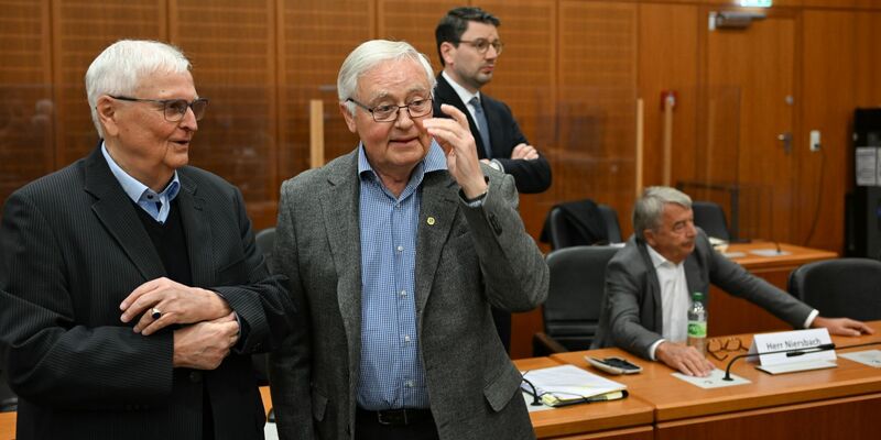 Die Vorsitzende Richterin Eva-Marie Distler schlägt die Einstellung des Verfahrens gegen Ex-DFB-Präsident Theo Zwanziger vor. - Foto: Arne Dedert/dpa/POOL/dpa