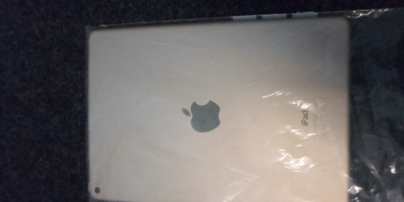 POL-NI: Nienburg - Wem gehören diese Apple-Geräte? - Foto: presseportal.de