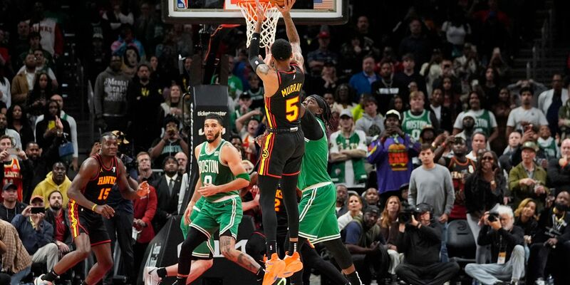 Nahm den entscheidenden Wurf in der Verlängerung: Atlantas Dejounte Murray (5). - Foto: John Bazemore/AP