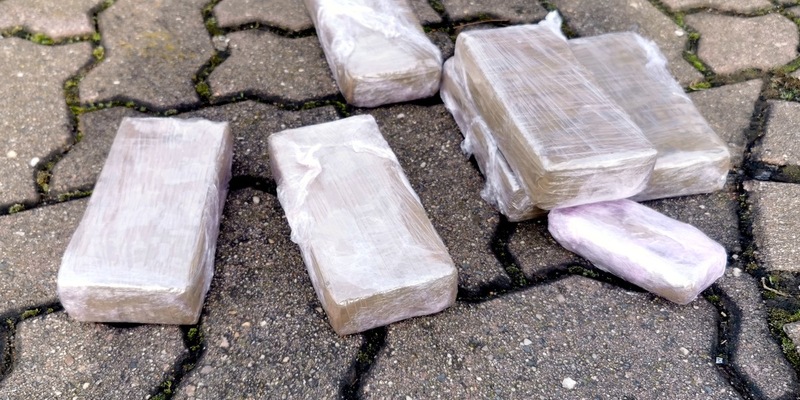 HZA-MD: Dicker Fang kurz vor Ostern: Angebliche Fahrt zur Autobesichtigung endet mit Festnahme wegen Drogenschmuggels / Zoll stellt mehr als 3 kg Heroin und Haschisch sicher - Foto: presseportal.de