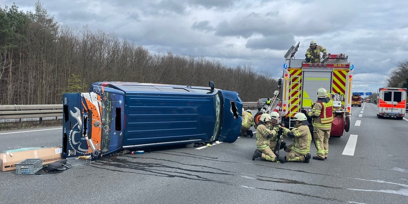 FW Lehrte: Verkehrsunfall auf der Autobahn 2 - Foto: presseportal.de
