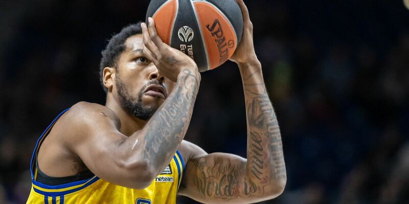 Mit 17 Punkten Albas bester Werfer bei der Niederlage in Istanbul: Sterling Brown. - Foto: Andreas Gora/dpa/Archivbild