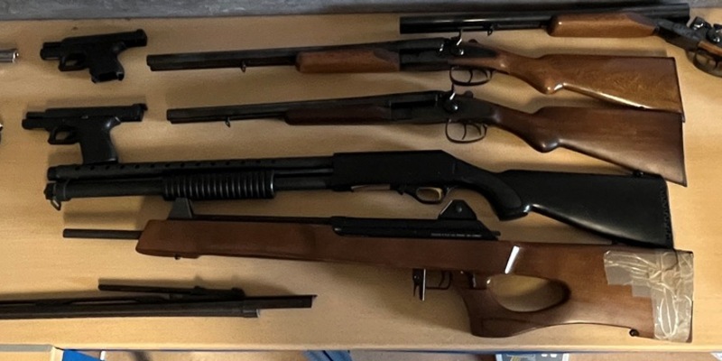 POL-SBR-BURB: Sicherstellung mehrerer scharfer Schusswaffen und einer Vielzahl von Munition - Foto: presseportal.de