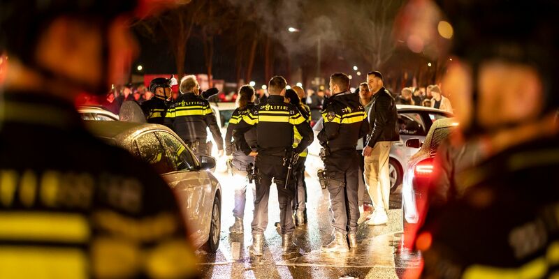 Die Polizei hat am Karfreitag vielerorts verstärkt die Autotuning-Szene kontrolliert. Am «Car-Freitag» kommt es traditionell häufig zu illegalen Autorennen oder anderen Verstößen im Straßenverkehr. - Foto: Christoph Reichwein/dpa