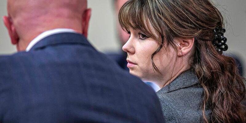 Der Prozess gegen die Film-Waffenmeisterin Hannah Gutierrez-Reed wird nicht neu aufgerollt. Beim Dreh des Westerns «Rust» wurde 2021 eine Kamerafrau durch einen Schuss getötet. - Foto: Jim Weber/AP/dpa