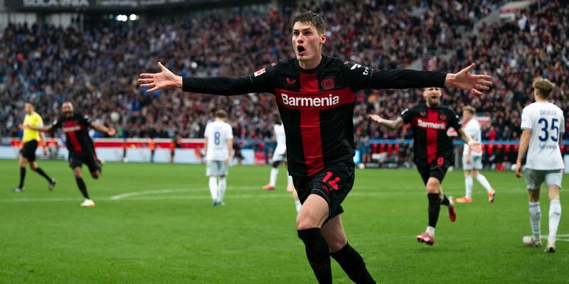 Schoss Leverkusen in der Nachspielzeit zum Sieg: Patrik Schick. - Foto: Marius Becker/dpa