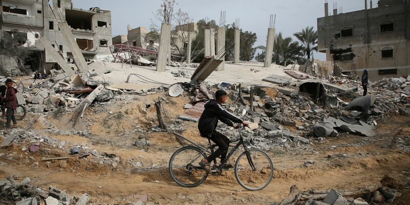 Seit Wochen vermitteln die USA, Katar und Ägypten zwischen Israel und der islamistischen Hamas, um eine Feuerpause zu erreichen. - Foto: Hatem Ali/AP/dpa