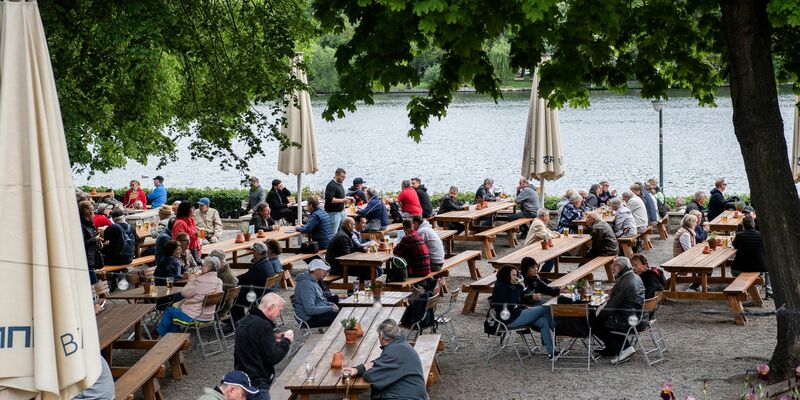 Dehoga fordert, dass Essen einheitlich mit sieben Prozent besteuert werden müsse. - Foto: Paul Zinken/dpa