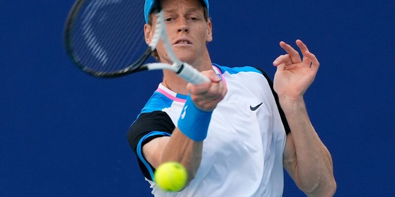 Jannik Sinner setzte sich im Finale von Miami gegen Grigor Dimitrow mit 2:0 in Sätzen durch. - Foto: Lynne Sladky/AP/dpa