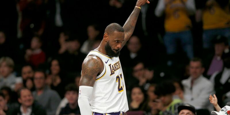 Erzielte bislang 40.474 Punkte in Hauptrunden-Partien in seiner NBA-Karriere: LeBron James. - Foto: John Munson/AP/dpa
