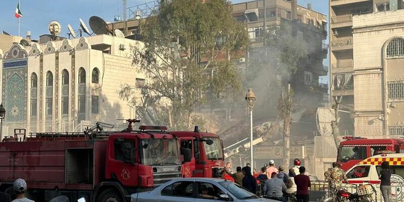 Das zerstörte Gebäude auf dem Gelände der iranischen Botschaft in Damaskus. - Foto: Hummam Sheikh Ali/XinHua/dpa