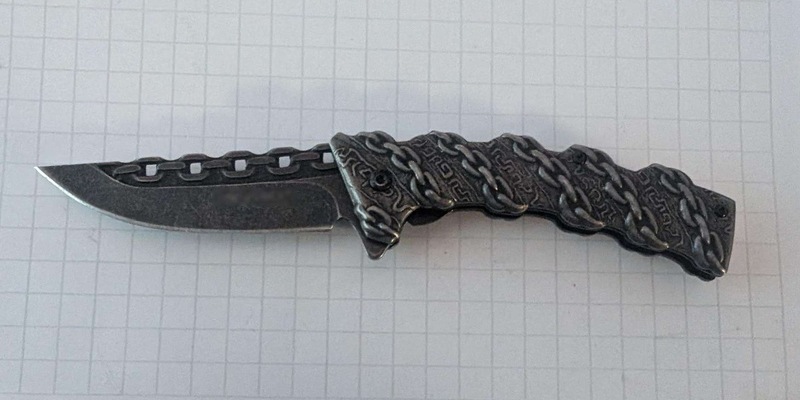 BPOL NRW: Bundespolizei stellt Messer in Gelsenkirchen sicher - Foto: presseportal.de