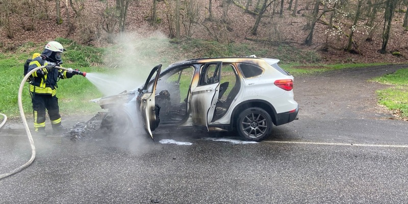 POL-PDTR: Pkw fängt Feuer - Foto: presseportal.de