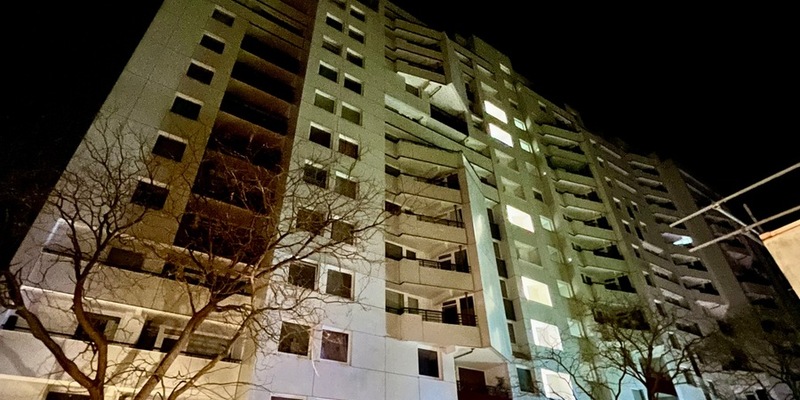 FW Ratingen: Hochhaus nach Wasserschaden ohne Stromversorgung - Foto: presseportal.de