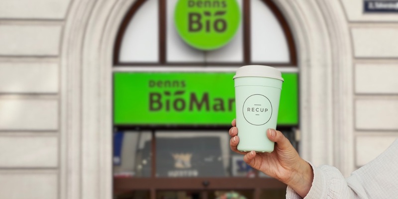 Mehrweganbieter RECUP startet mit Denns BioMarkt in Österreich: Gemeinsam gegen To-go- und Take-away-Verpackungsmüll - Foto: presseportal.de