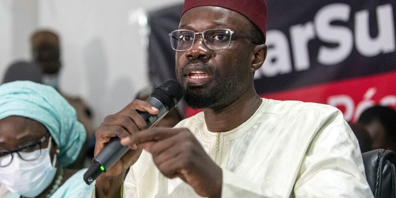 Gilt unter anderem als konservativer Muslim: Ousmane Sonko. - Foto: Sylvain Cherkaoui/AP/dpa