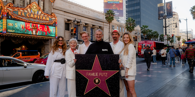 Familie Putz am Walk of Fame - Foto: XXXLutz KG über pressetext.de