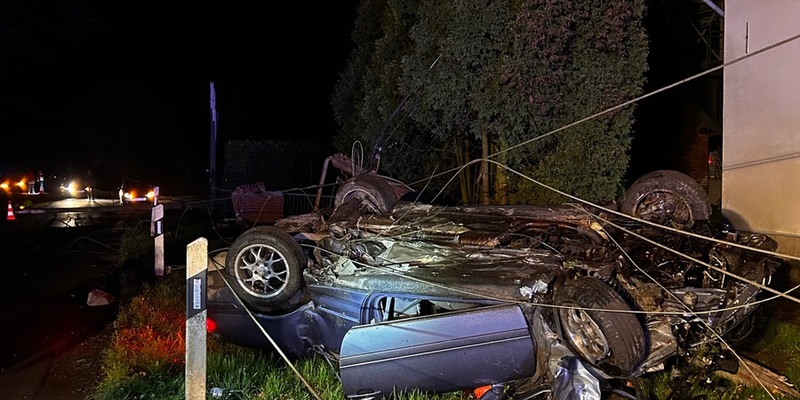 FW-Schermbeck: Verkehrsunfall auf dem Waldweg - Foto: presseportal.de