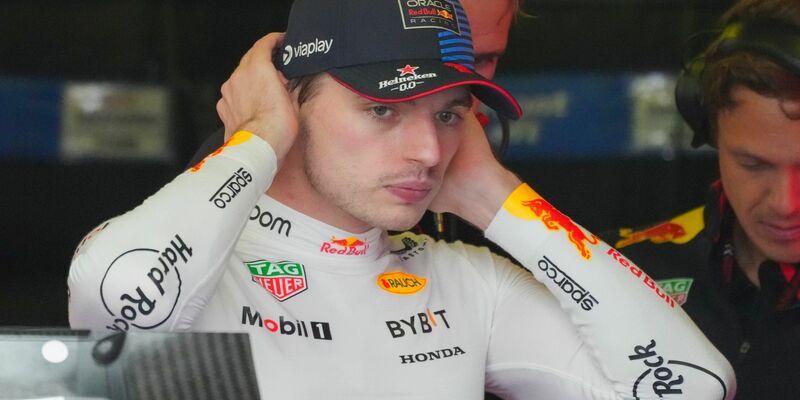 Max Verstappen hat sich zu seinem Vertrag bei Red Bull bekannt. - Foto: Scott Barbour/AP/dpa