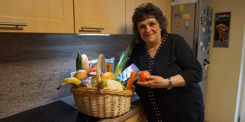 Bedürftige Rentner erhalten 100 Euro für den Einkauf / Verein LichtBlick Seniorenhilfe startet große Aktion - Foto: presseportal.de