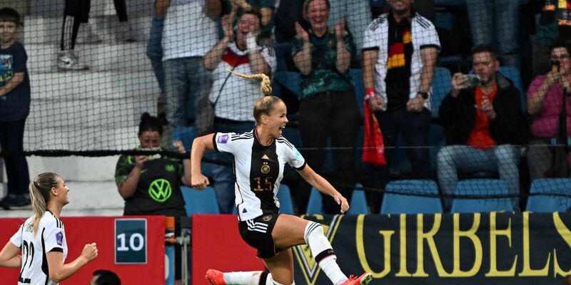 Giulia Gwinn wird die DFB-Elf gegen Österreich als Kapitänin anführen. - Foto: Federico Gambarini/dpa