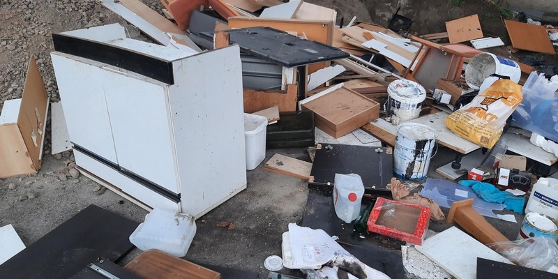 BPOL NRW: Unerlaubte Abfallentsorgung - Bundespolizei sucht Zeugen - Foto: presseportal.de