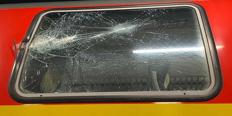 BPOLD-B: Zeugen gesucht: Regionalexpress mit Steinen beworfen - Foto: presseportal.de