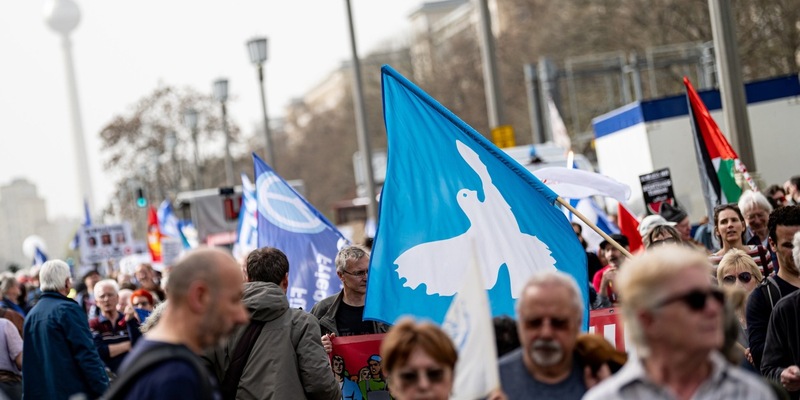 ARD-DeutschlandTREND: Zwei von drei Deutschen sehen Frieden und Sicherheit in Europa bedroht - Foto: presseportal.de