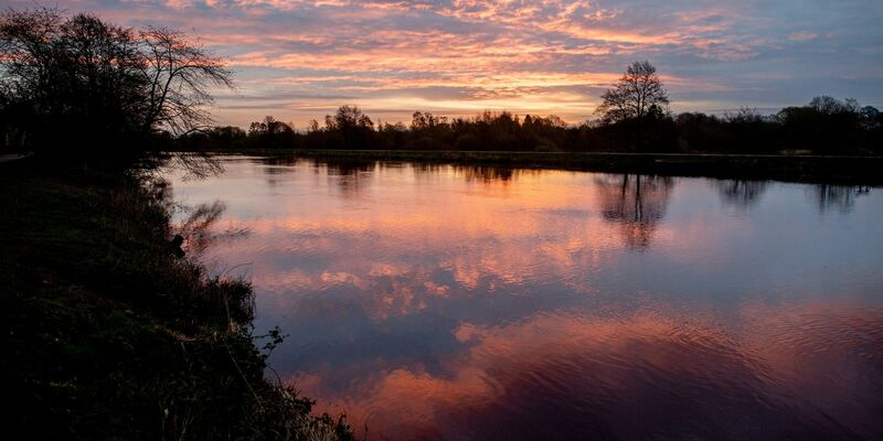 Am Wochenende soll es in Deutschland ungewöhnlich warm werden. - Foto: Hauke-Christian Dittrich/dpa