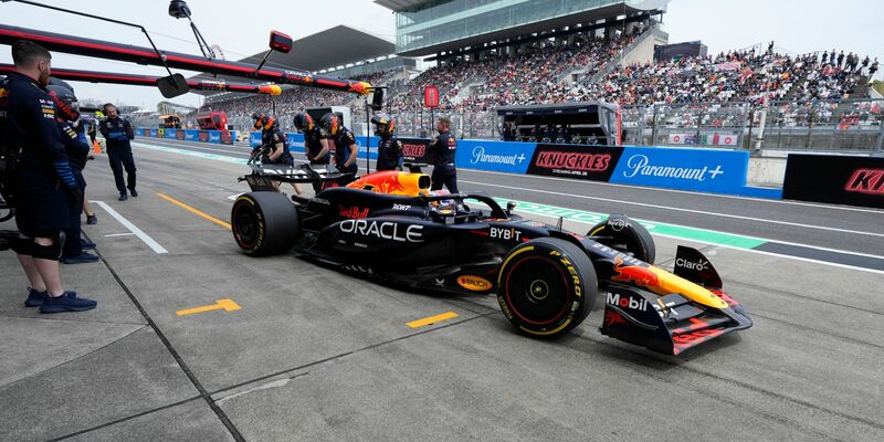 Red Bull-Pilot Max Verstappen zeigt auch in Suzuka seine Stärke. - Foto: Hiro Komae/AP/dpa