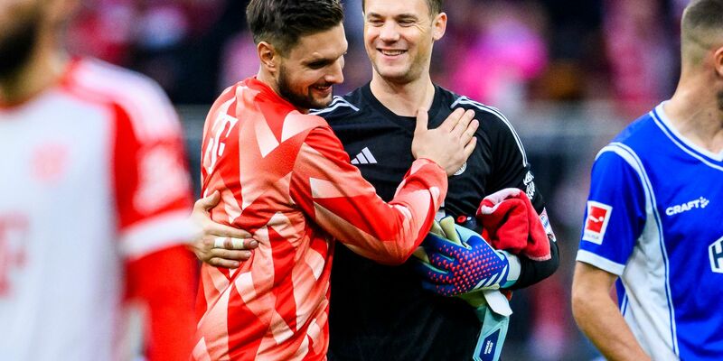 Bayern-Torwart Sven Ulreich (l) wird gegen Heidenheim spielen, Manuel Neuer arbeitet weiter an seinem Comeback. - Foto: Tom Weller/dpa