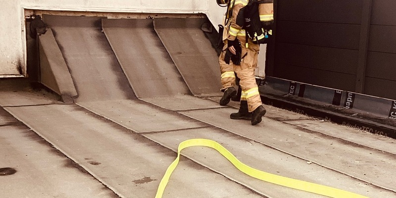 FW-GL: Schwelbrand verursacht größeren Einsatz in der Stadtmitte von Bergisch Gladbach - Foto: presseportal.de