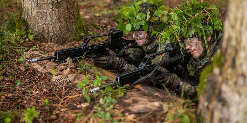 Die Bundeswehr hat Probleme, genügend Soldaten zu finden. Es gibt allerdings noch einige Reservisten. - Foto: Christoph Schmidt/dpa