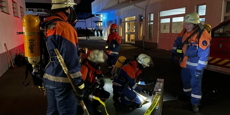 FW Menden: Unsere Jugendfeuerwehr 24 Stunden in Action - Foto: presseportal.de
