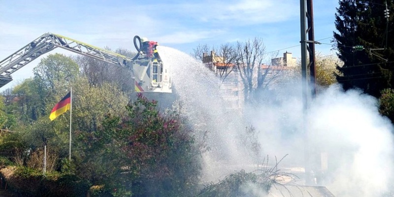 FW-M: Gartenhütte brennt komplett aus (Sendling) - Foto: presseportal.de