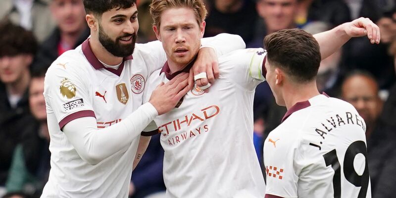 Kevin De Bruyne (M) traf beim Sieg von Manchester City gegen Crystal Palace doppelt. - Foto: Adam Davy/PA Wire/dpa