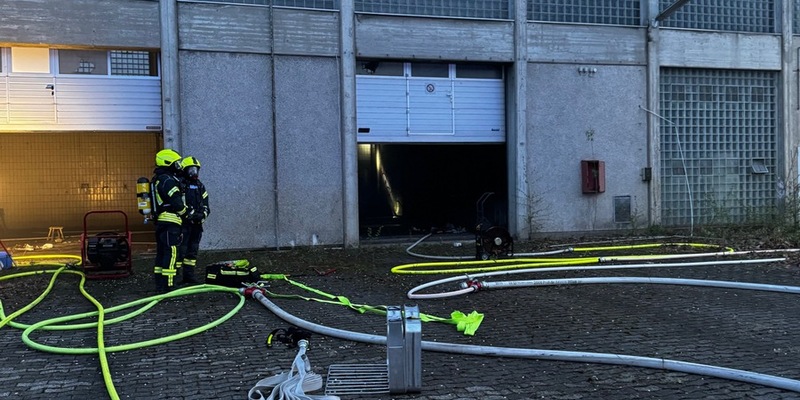 FW-WAF: Starke Rauchentwicklung am ehemaligen Baubetriebshof - Foto: presseportal.de